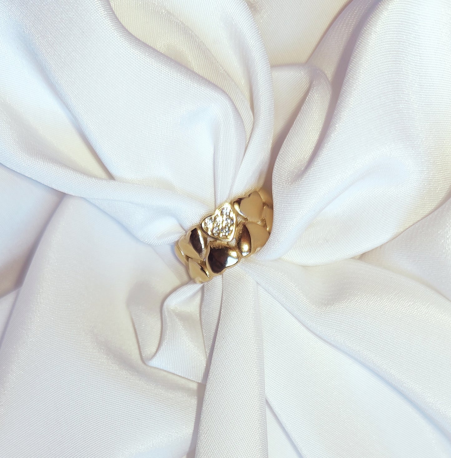 Anello banda con cuoricino in diamanti