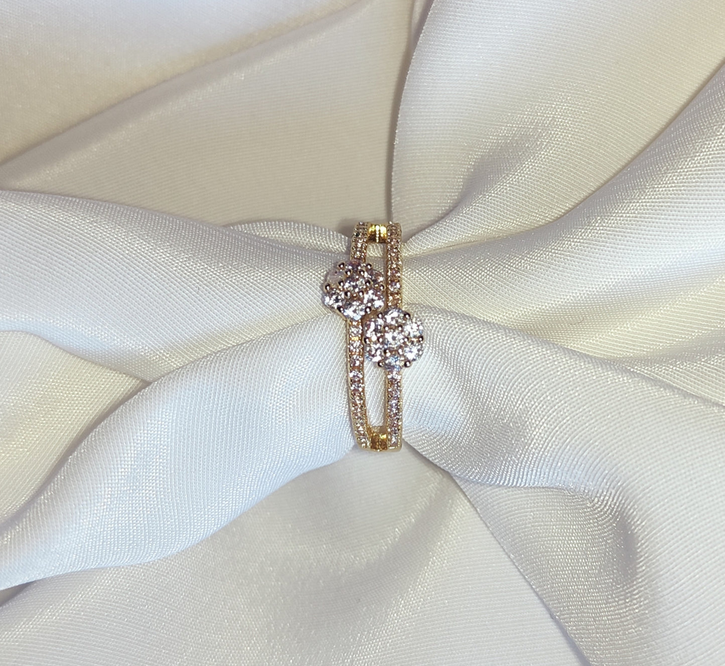 Anello fiorellini e diamanti